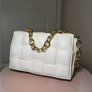 White padded Chain cassette bag